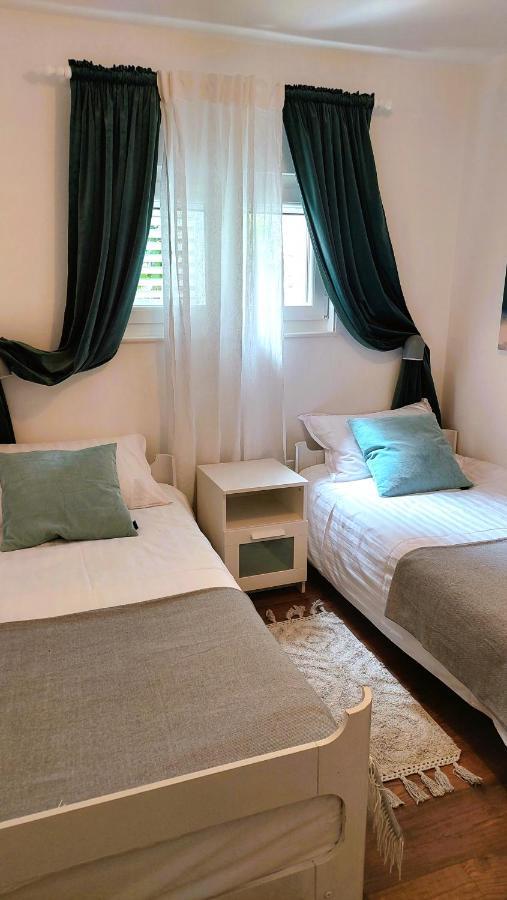 Holiday Home Zora - Family Vacation House Near Protected Area Of The Nature Park Kamenjak, With Green Yard, Wifi, Air-Con Premantura Zewnętrze zdjęcie