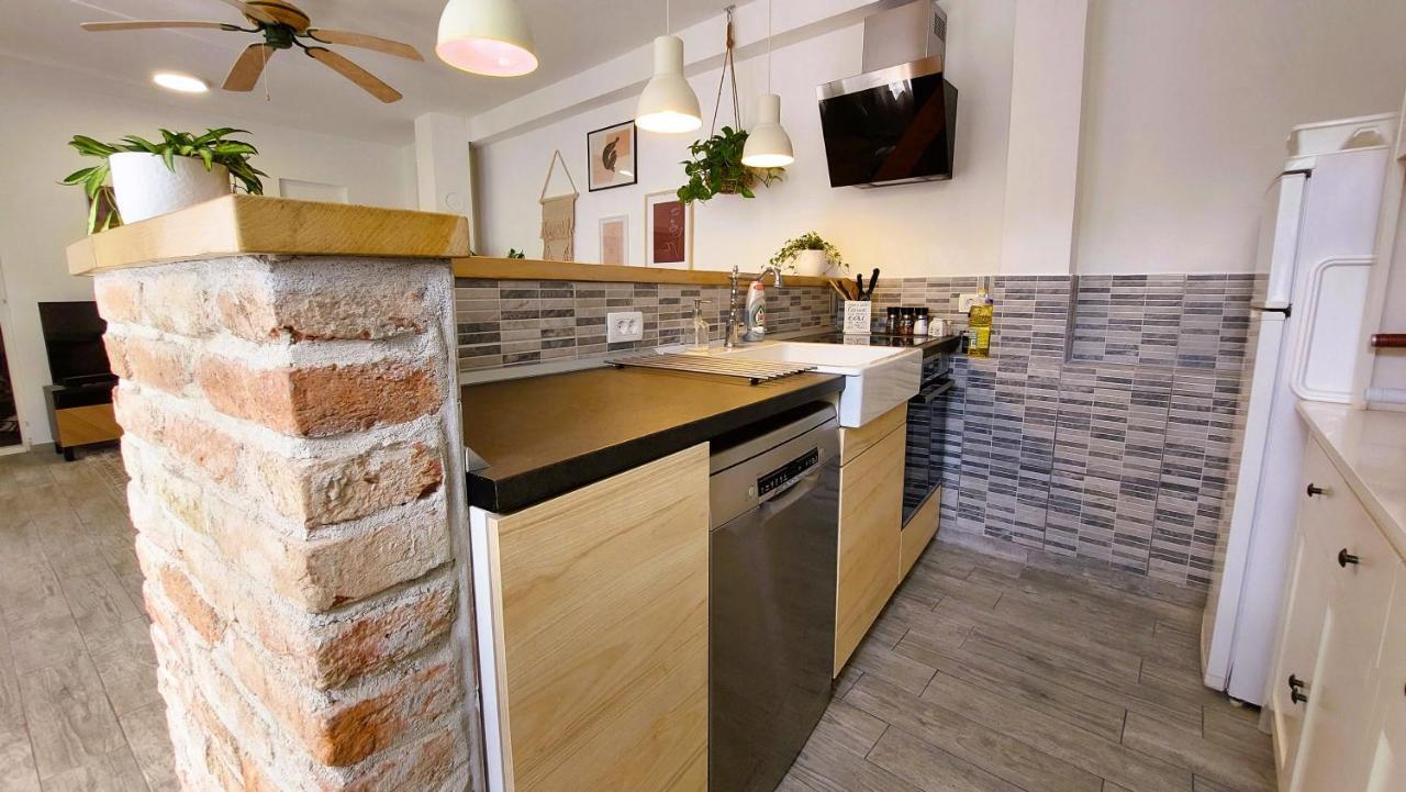 Holiday Home Zora - Family Vacation House Near Protected Area Of The Nature Park Kamenjak, With Green Yard, Wifi, Air-Con Premantura Zewnętrze zdjęcie